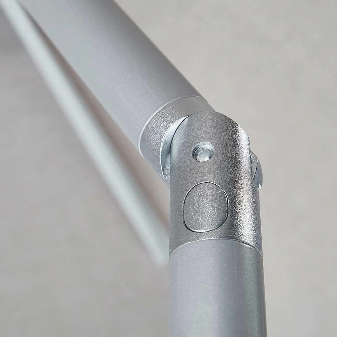 Kettler Easy Push Stockschirm 210x150cm Aluminium/Polyester Silber/Charcoal 6 Kettler Easy Push Stockschirm 210x150cm Aluminium/Polyester Silber/Charcoal – Bild 6