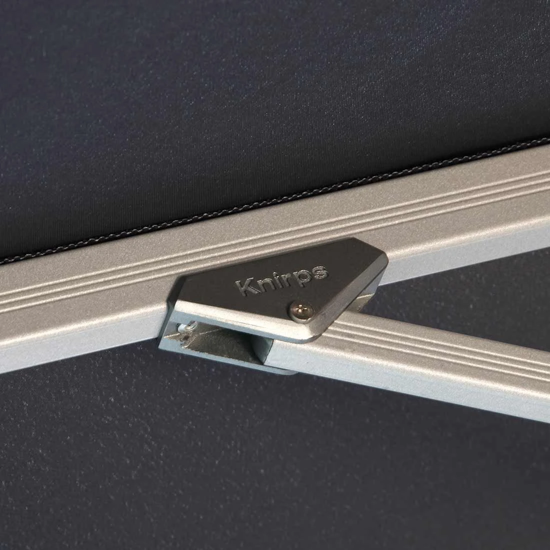 Knirps Pendelschirm Premium Ø340cm Rund Hellgrau 8 Knirps Pendelschirm Premium Ø340cm Rund Hellgrau – Bild 8